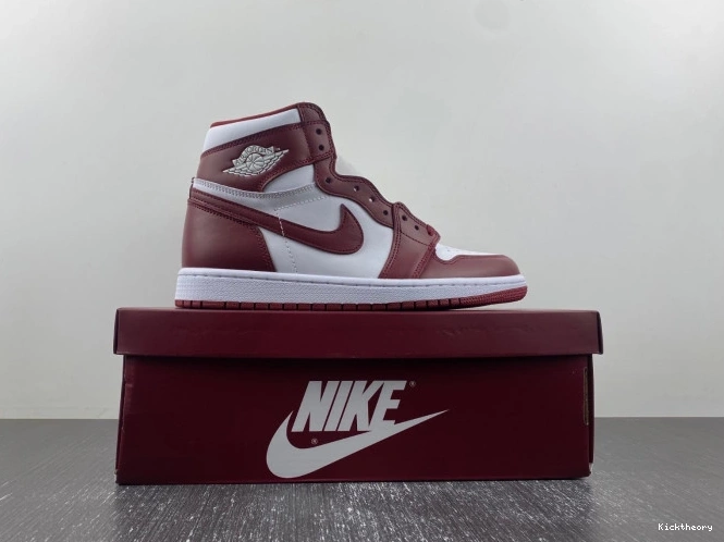 Kicktheory Jordan OG Air High Red DZ5485-160 1 Team 0807